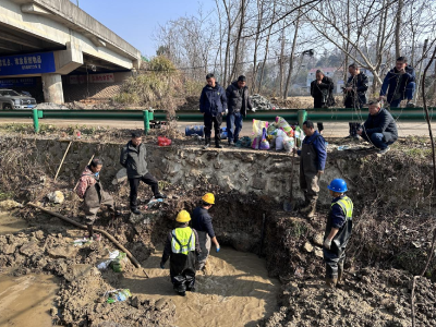铜都供水紧急抢修主管道 五小时打通供水“主动脉”