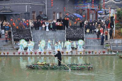 古村绽新韵 山水映诗画