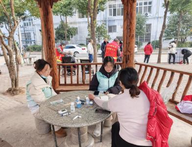 【图片新闻】小区“暖阳角”