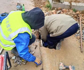 坚守抢修一线  清泉流进万家