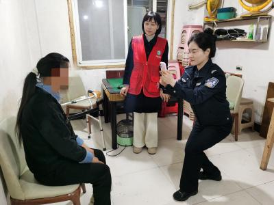 东风路街道：上门办证，解残疾人“燃眉之急”