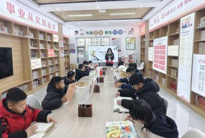 “爱心托管+多元课程”让假期有声有色