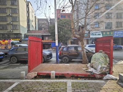 【民情直通车】“僵尸车”占用公共空间成“城市顽疾”