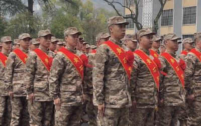 告别家乡 奔赴军营 我市一批优秀青年应征入伍