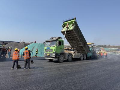 锁定6月底通车 机场高速二期大冶段全速推进