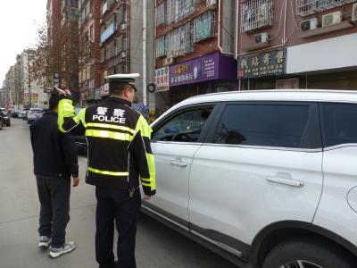 多部门联合整治“僵尸车”