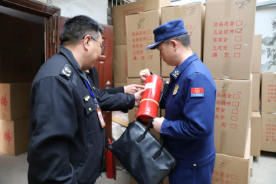 【森林防火·我们在行动】部门联合突击检查纸扎作坊 筑牢清明消防安全防线