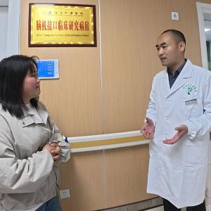 媒体爱心搭桥 医院公益帮扶 脑机接口技术让外卖小哥在“生命禁区”重燃希望