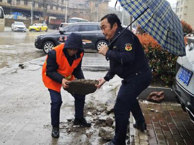 【报道追踪】僵尸车“见光死” 占位车将驶离