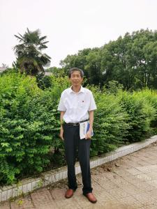 半生耕耘南湾地 一世情怀桃李枝 乐正国和他的“放不下”