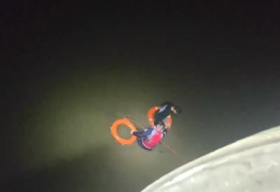 五天两度跃湖救两人！特警队员张智勇：戎装虽改 初心如磐