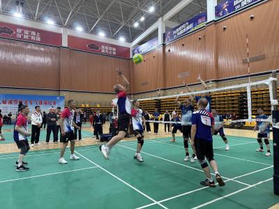 第九届湘鄂赣老年气排球比赛在大冶开赛