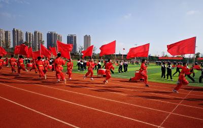 大冶：放下书包 拥抱春天