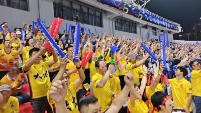 “足球走亲”跨鄂赣 大冶球迷燃九江
