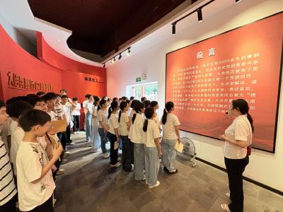 大冶市第二实验学校走进大冶兵暴旧址开展行走的思政课主题实践活动