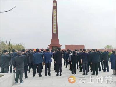 【我们的节日•清明节】清明祭英烈 深情慰忠魂 长滩英烈园迎来祭扫高峰