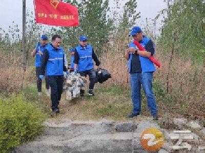 钟祥：志愿者净化汉江岸线   推动美好环境与幸福生活共同缔造