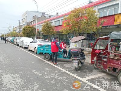 旧口镇人大代表为美丽集镇添彩