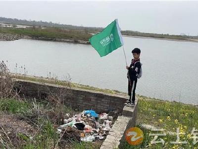 钟祥市民间河湖长勇担治水使命 守护碧水清流