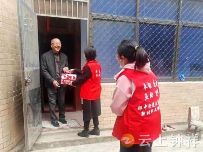 郢中街道连家沟社区：弘扬雷锋精神 共建美好社区