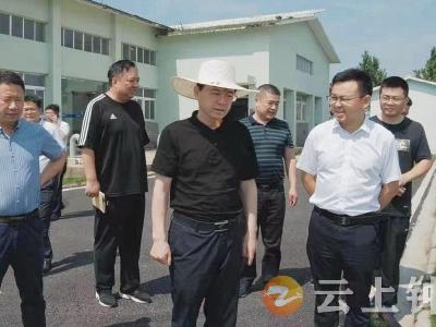 杨孟富开展巡林巡湖工作