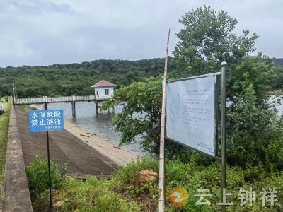 钟祥市东桥镇团山村网格员入户宣传防溺水