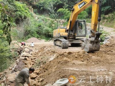 客店镇娘娘寨林场：乡村振兴路先行 修路便民暖人心