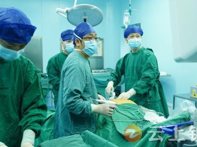 钟祥市首例！263斤胖友腹腔镜袖状胃减重手术成功