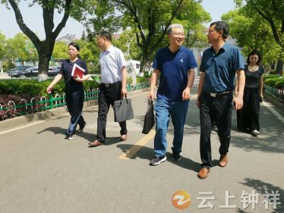 钟祥市人大常委会调研组到市承天小学调研指导工作
