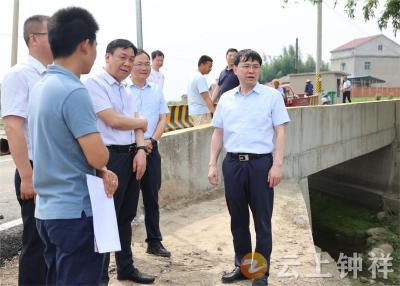杨孟富在旧口镇调研小流域综合治理 防汛抗旱等工作