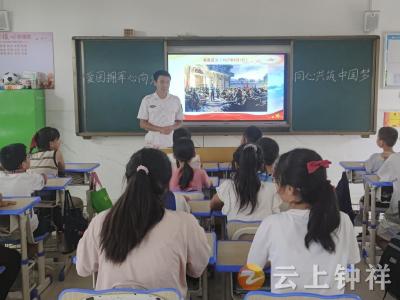 柴湖镇“希望家园”庆祝八一建军节