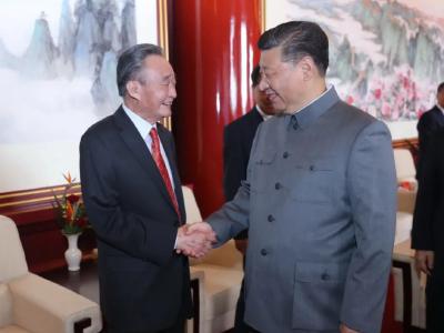 吴邦国同志生平照片 