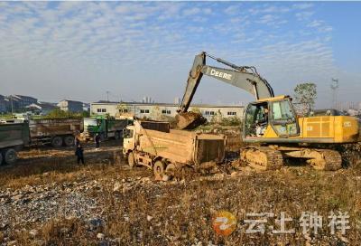 郢中街办 河湖“清四乱”环境再提升