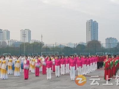 洋梓镇舞蹈队：舞出健康 彰显活力