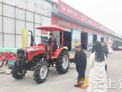 【新春走基层】钟祥市农机大市场新年实现开门红