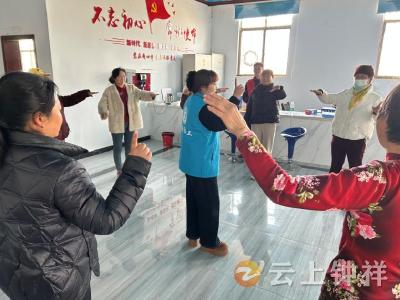 长滩镇社工站：欢声笑语庆佳节 共度美好时光