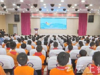 钟祥市龙山游泳馆开展“珍爱生命 谨防溺水”校园公益行安全教育讲座