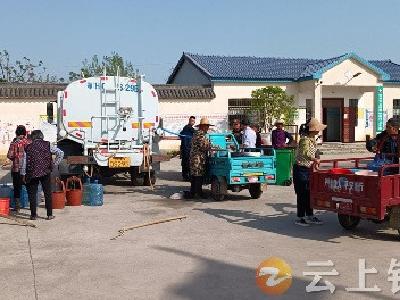 石牌镇“送水入户”解民忧 干群同心抗旱情