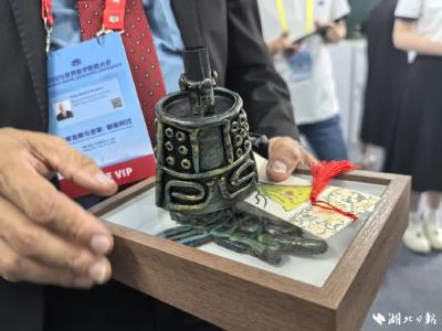 刚刚！国际巨星亮相武汉 