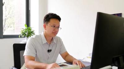 聚焦干部素质提升年 | 经信局干部客串“财务经理” 帮企业把政策文件“兑”成真金白银 