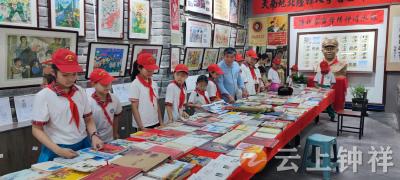 湖北钟祥：方文忠，一根拐杖续写“雷锋日记”