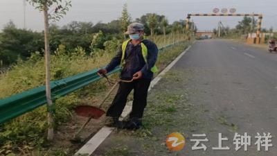 “喜迎八一  军民同心”冷水镇开展部队沿线环境整治