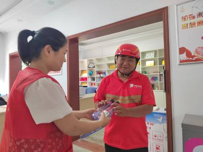 咸宁926个便民服务阵地变身户外劳动者清凉驿站