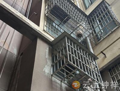 钟祥华润燃气免费改造户外立管 筑牢小区用气“安全墙”