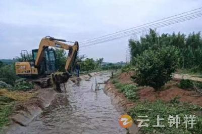 罗汉寺种畜场开展河湖库“清四乱”活动 守护碧水青山