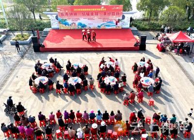 湖北钟祥：长寿之乡孝意浓 重阳敬老暖人心