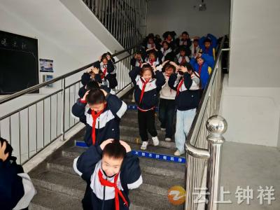 钟祥八中举行防踩踏演练 筑牢校园“安全墙”