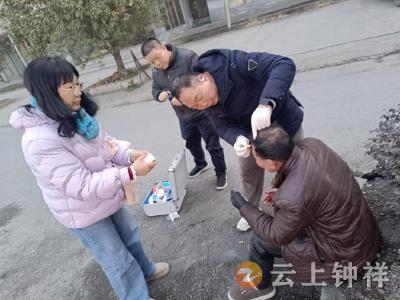 钟祥医疗队路遇车祸 10分钟“教科书式”救援守护生命