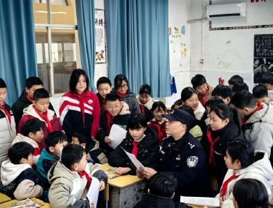 恩施一间神奇“小屋”：怒气冲冲进去，心平气和出来！湖南重庆的也说管用