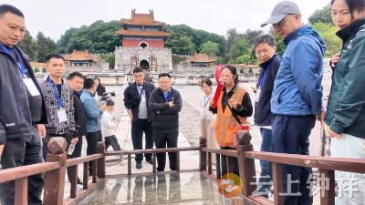 旅游专列载客来 寿乡钟祥引客忙